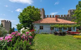 Walls Of Piran Apartments And Rooms